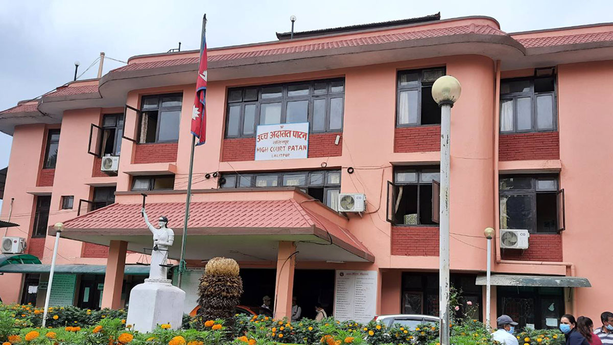 पत्रकार पाठकलाई पक्राउ नगर्न अल्पकालीन आदेश